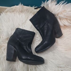 Rag & Bone women's black leather ankle booties size 6